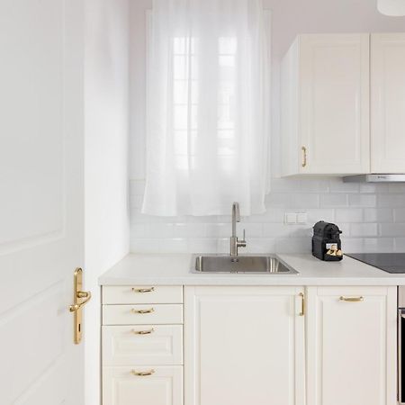 Great House W/ Private Parking Apartment Атина Екстериор снимка