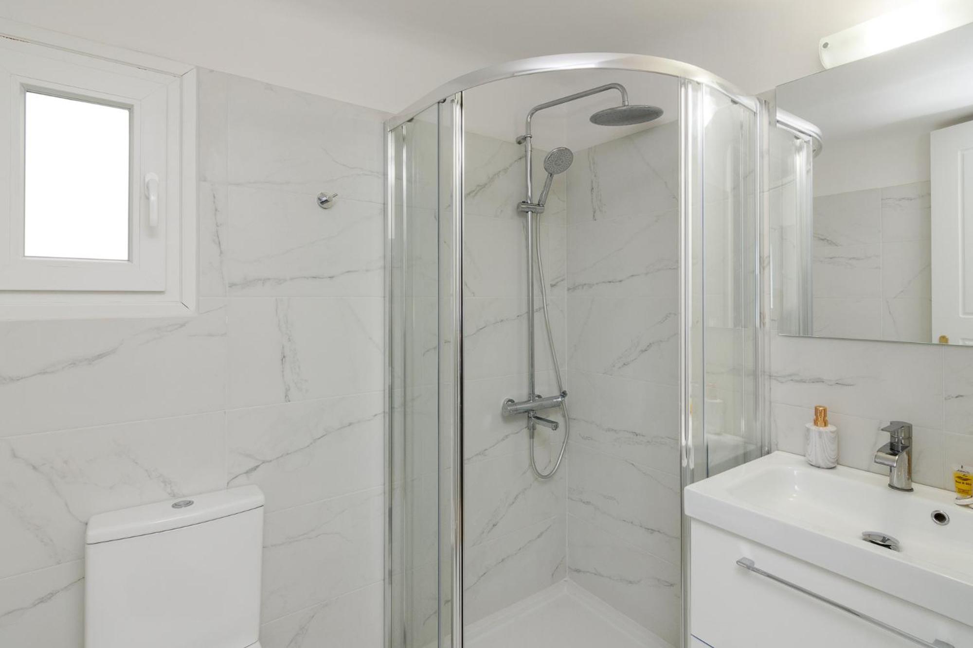 Great House W/ Private Parking Apartment Атина Екстериор снимка