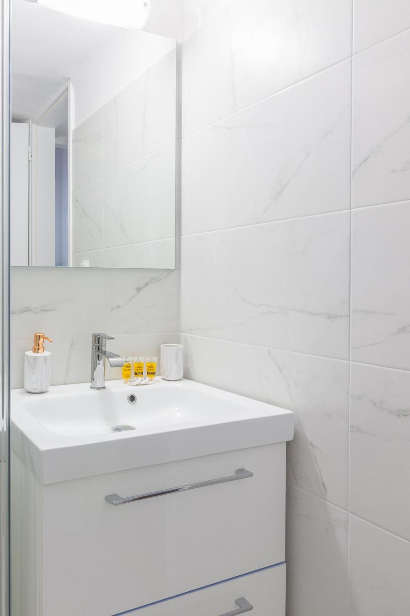 Great House W/ Private Parking Apartment Атина Екстериор снимка