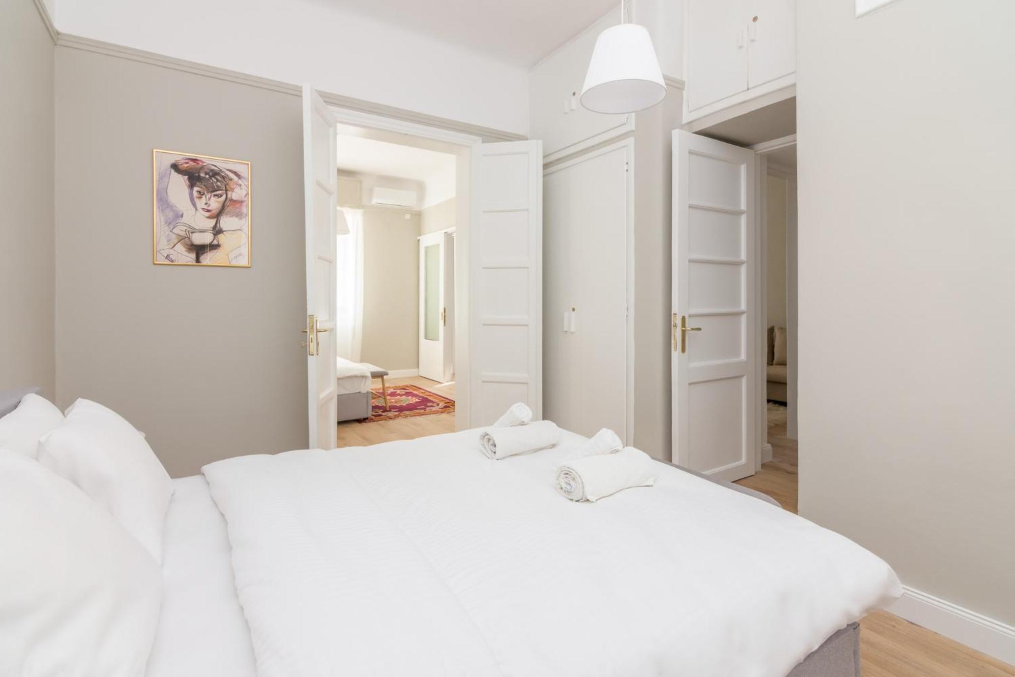 Great House W/ Private Parking Apartment Атина Екстериор снимка