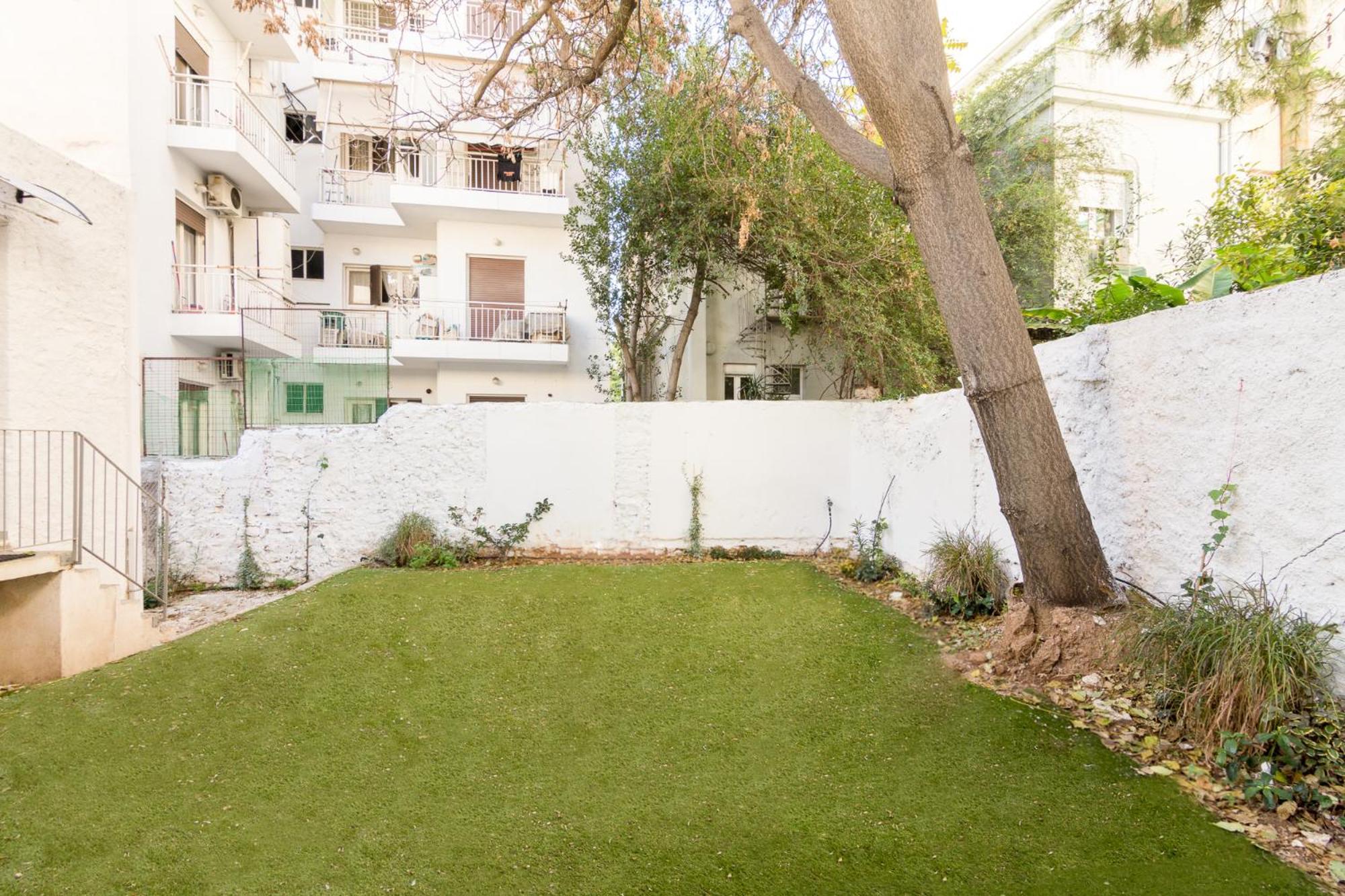 Great House W/ Private Parking Apartment Атина Екстериор снимка